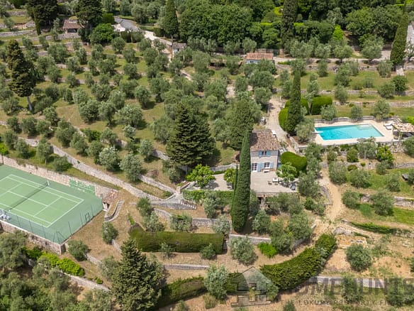 Villa/House For Sale in Cabris 10