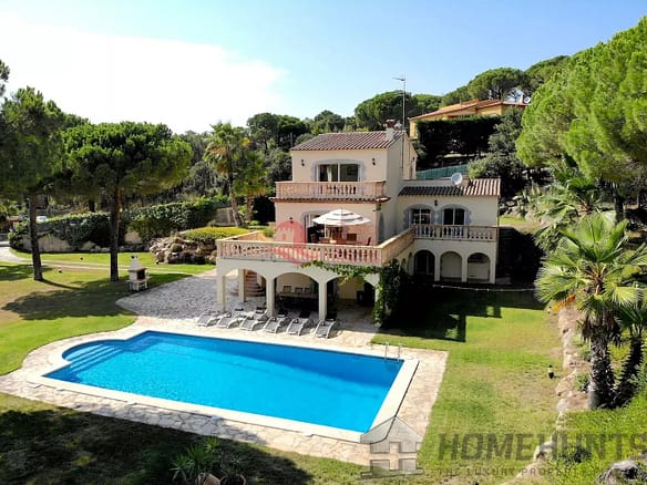 6 Bedroom Villa/House in Santa Cristina D'aro 4