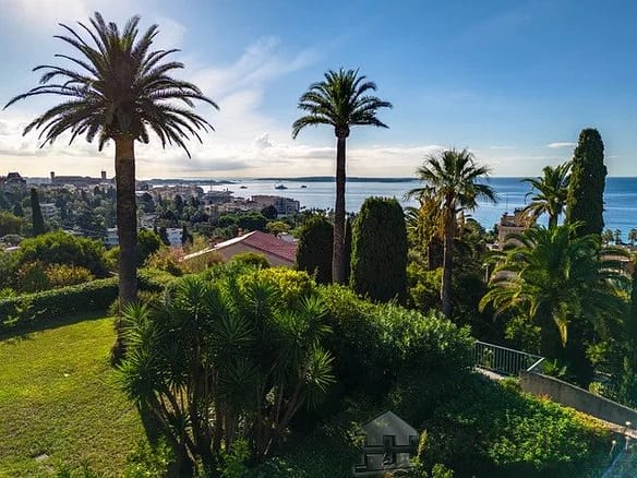 3 Bedroom Apartment in Cannes 5