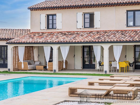 3 Bedroom Villa/House in Ongles 7