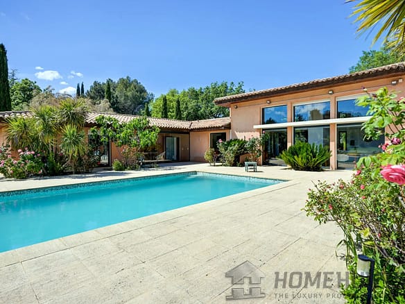 4 Bedroom Villa/House in Aix En Provence 20