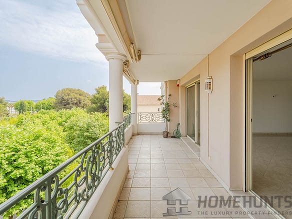 Apartment For Sale in Sanary Sur Mer 6