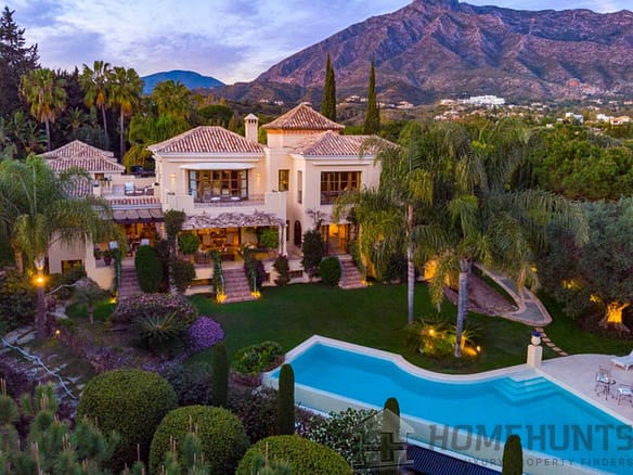 6 Bedroom Villa/House in The Golden Mile 9