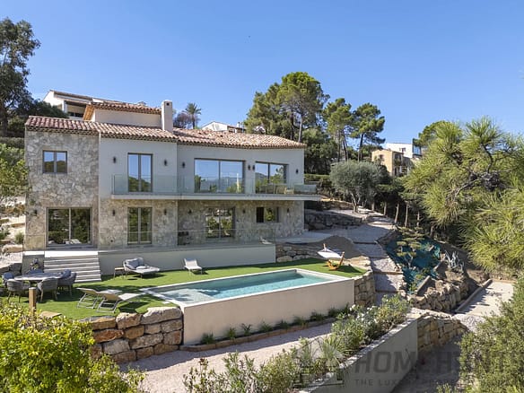 4 Bedroom Villa/House in Mandelieu La Napoule 9