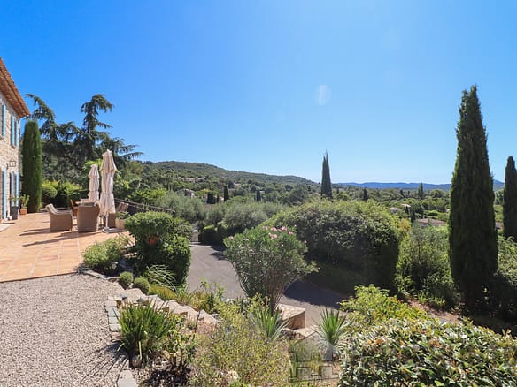 3 Bedroom Villa/House in Tourrettes 3