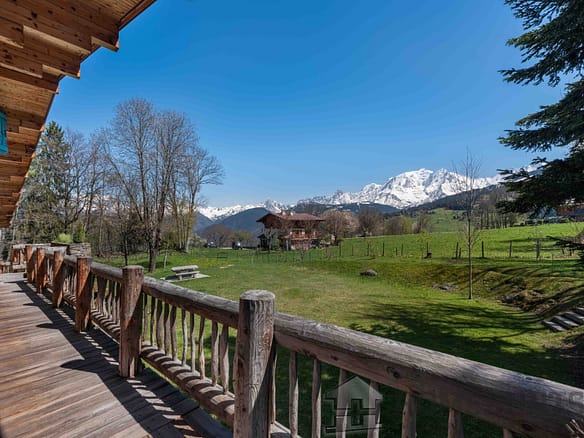 6 Bedroom Chalet in Combloux 2
