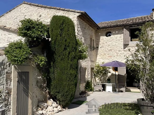 4 Bedroom Villa/House in Eygalieres 28