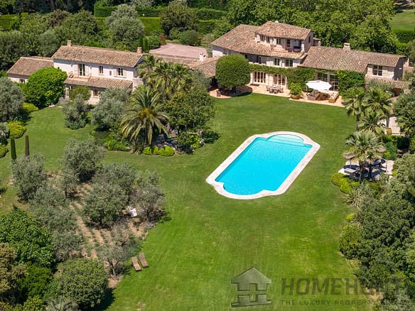 8 Bedroom Villa/House in St Paul 12
