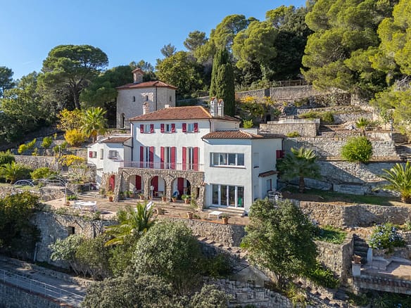 5 Bedroom Villa/House in Grasse 9