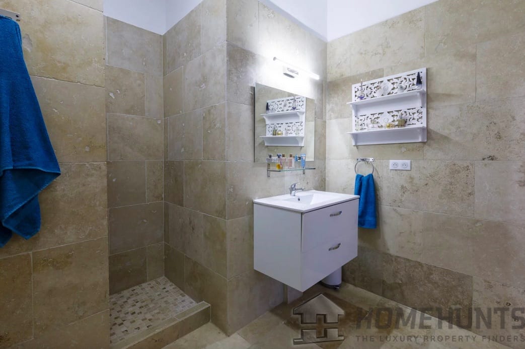 property_HH-15542301-11