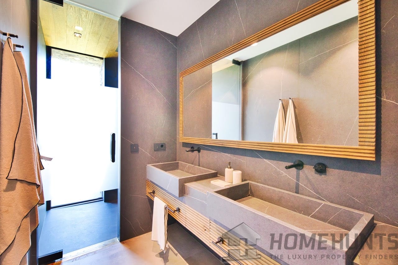 property_HH-15404818-19