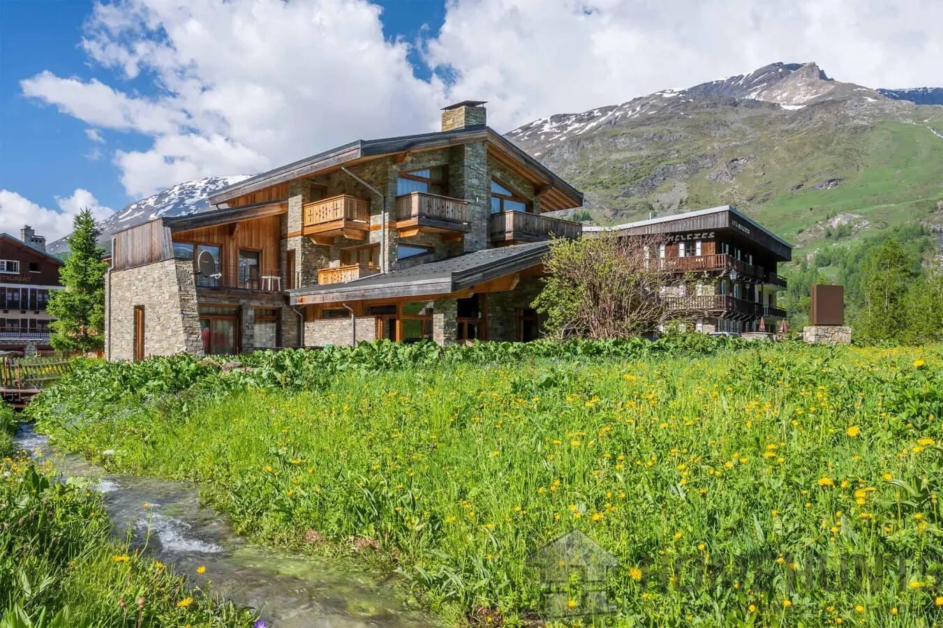 property_HH-15841542-10