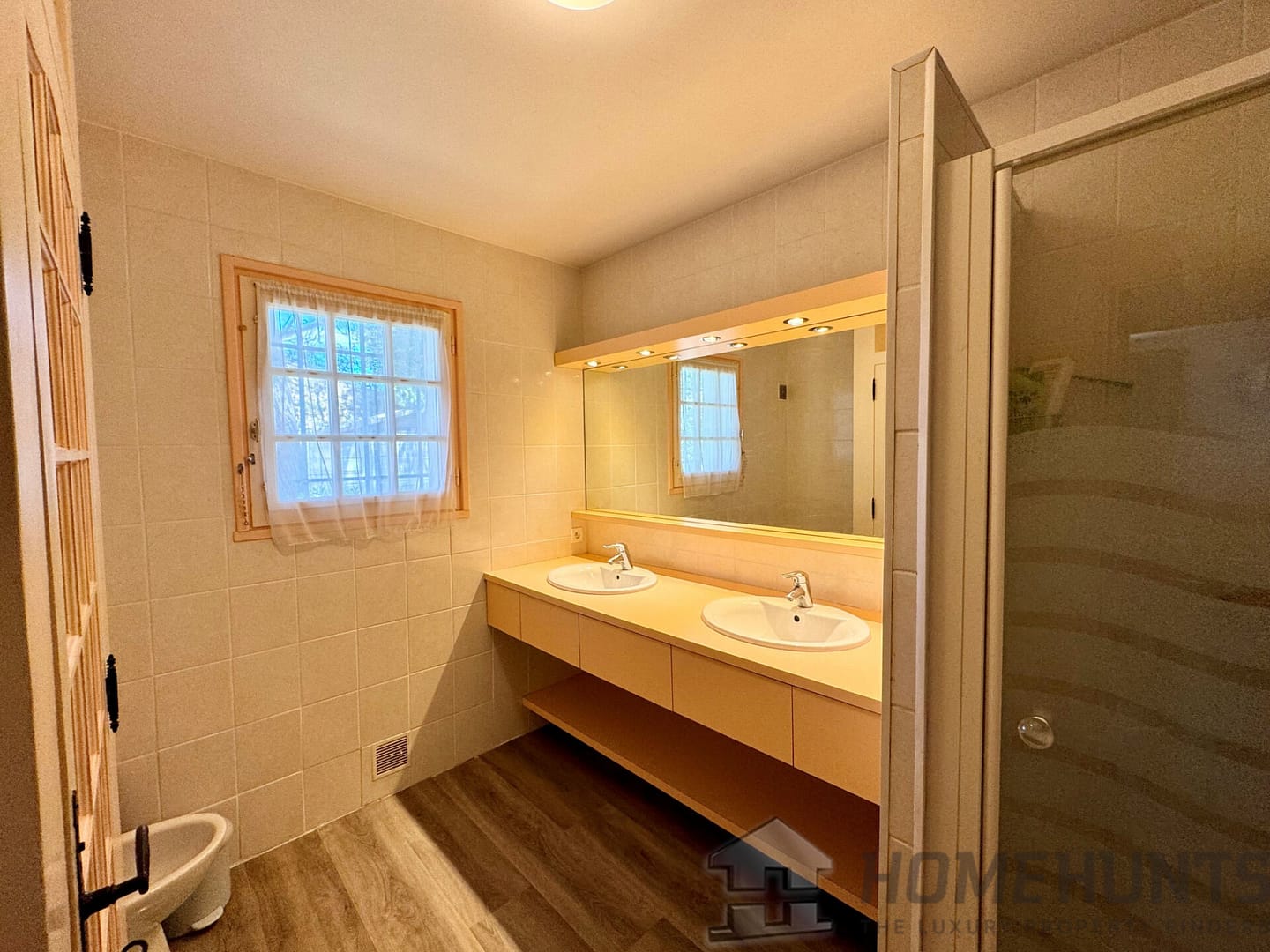 property_HH-15391399-10