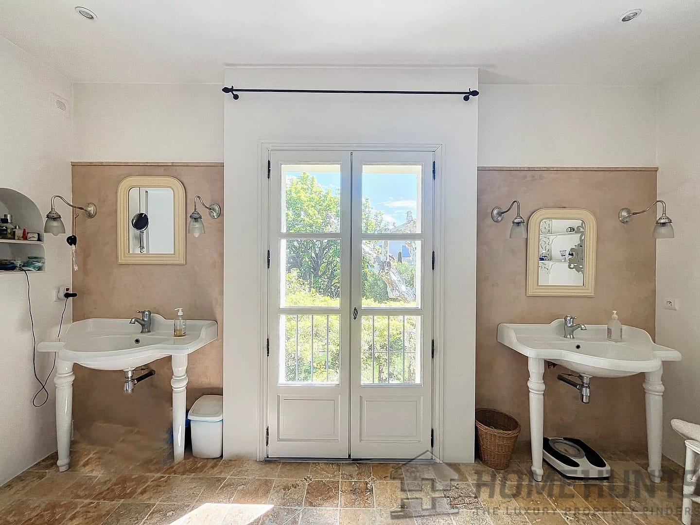 property_HH-15827345-10