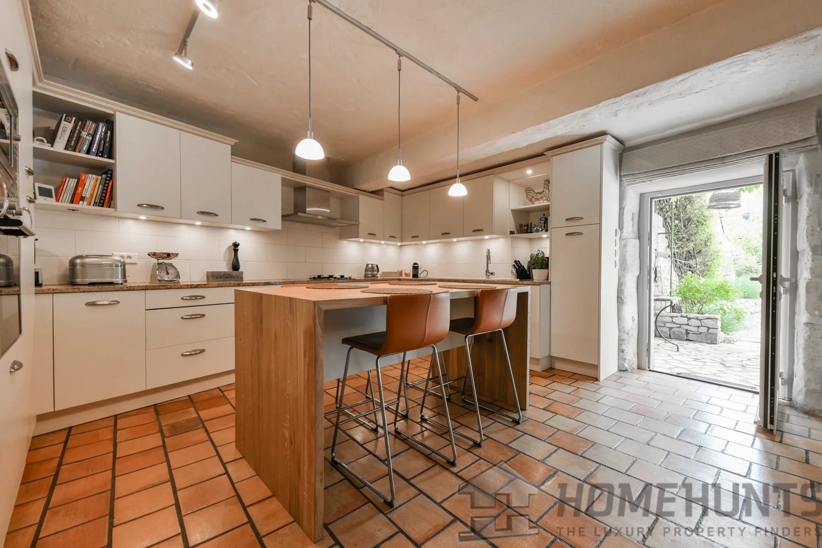 property_HH-15819947-16