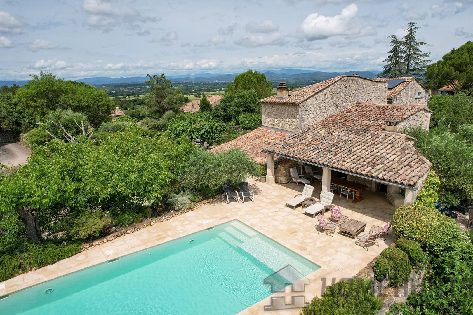 property_HH-15819947-27