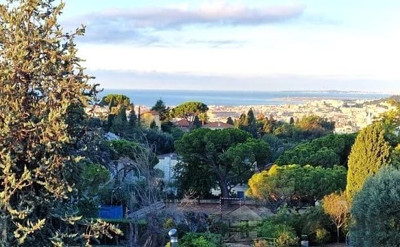 2 Bedroom Apartment in Nice 24