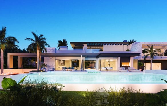 7 Bedroom Villa/House in El Paraiso 5