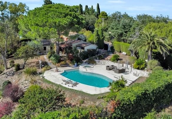 5 Bedroom Villa/House in St Paul 2