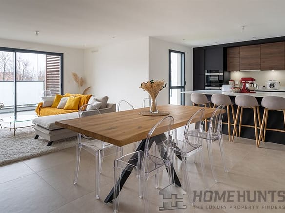 3 Bedroom Apartment in Annecy 4