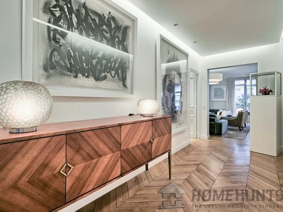 4 Bedroom Apartment in Paris 8th (Golden Triangle - Parc Monceau) 8