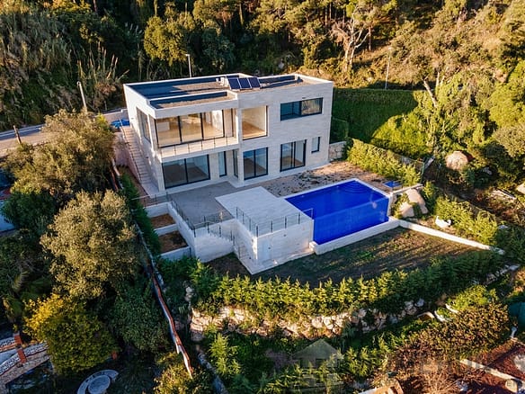 4 Bedroom Villa/House in Lloret De Mar 5