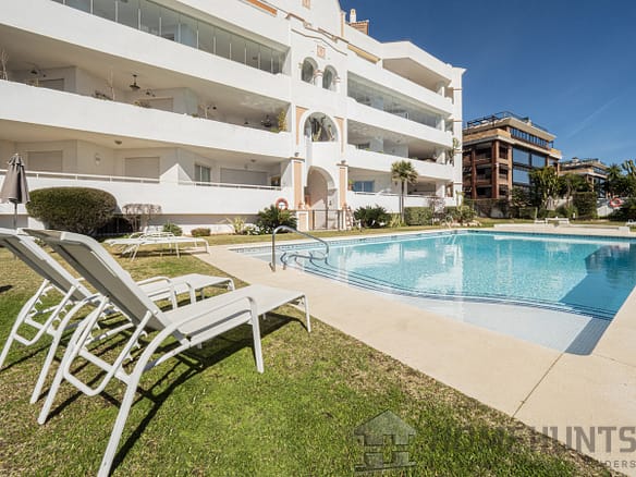 2 Bedroom Apartment in Puerto Banús 28