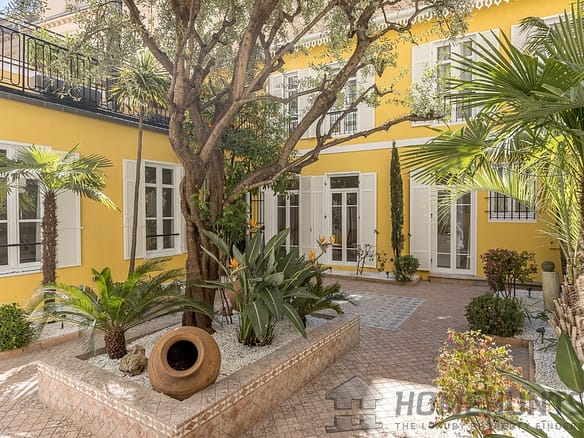 3 Bedroom Villa/House in Cannes 36