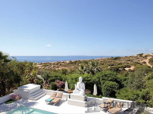 14 Bedroom Villa/House in Cap Martinet 26