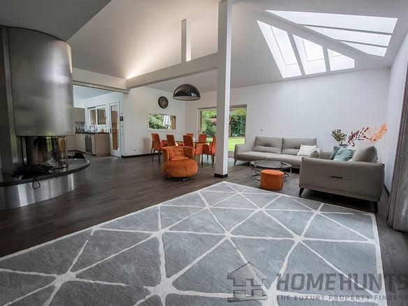 6 Bedroom Villa/House in Sciez 30