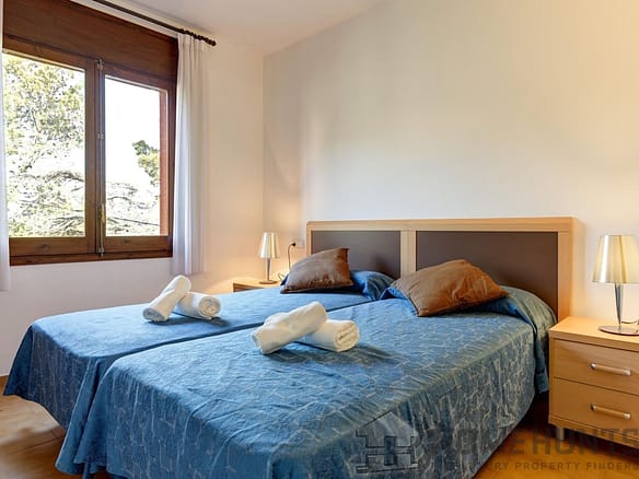 4 Bedroom Villa/House in Tamariu 4
