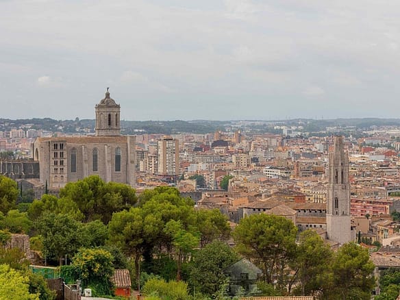 5 Bedroom Villa/House in Girona 26