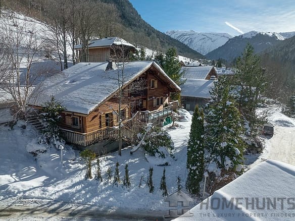 5 Bedroom Chalet in Morzine 16