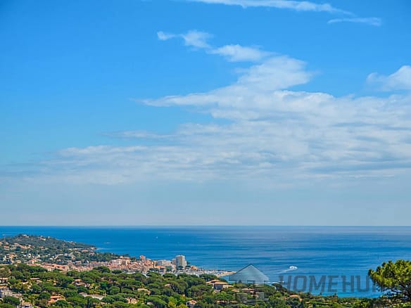 5 Bedroom Villa/House in Grimaud 24