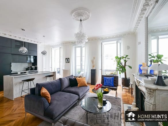 3 Bedroom Apartment in Paris 9th (Haussmann - Martyrs) 2