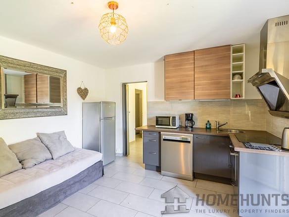 4 Bedroom Villa/House in Cavalaire Sur Mer 2