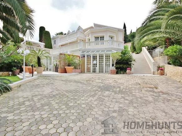 6 Bedroom Villa/House in Roquebrune Cap Martin 32