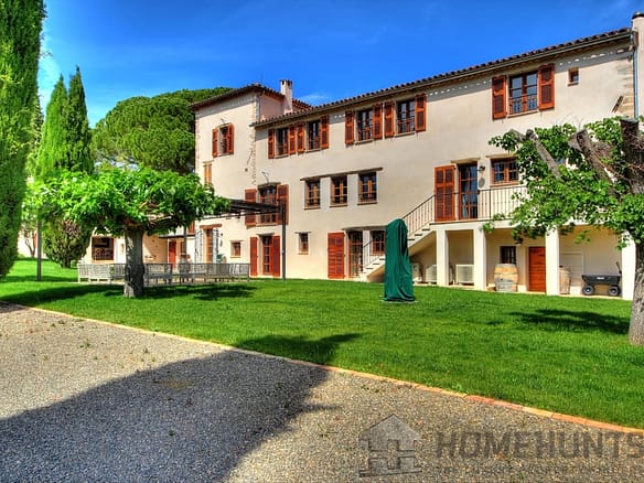 5 Bedroom Villa/House in Aups 22