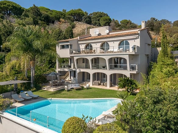 5 Bedroom Villa/House in Cannes 8