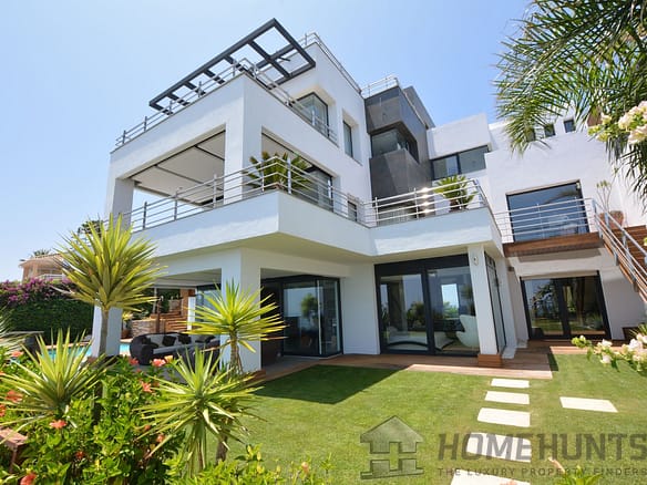 5 Bedroom Villa/House in Manilva 24