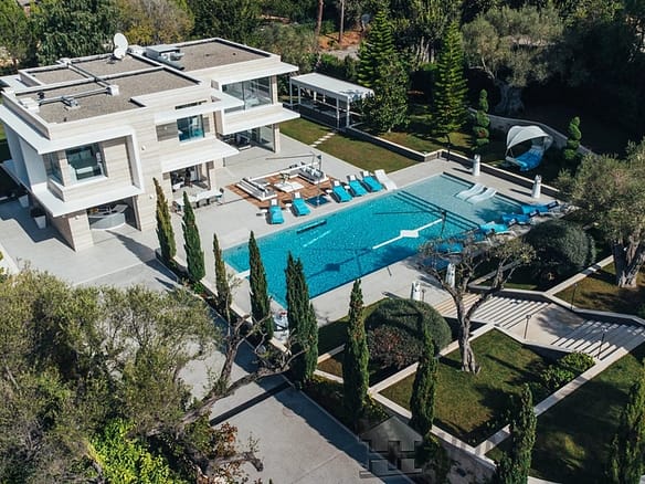 6 Bedroom Villa/House in Cap D Antibes 18