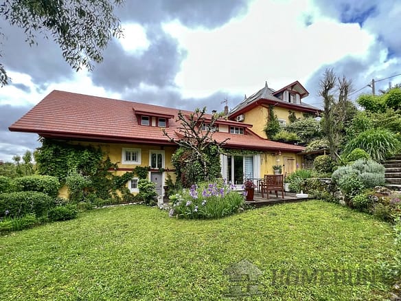 8 Bedroom Villa/House in Aix Les Bains 16