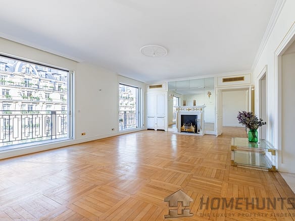 4 Bedroom Apartment in Paris 8th (Golden Triangle - Parc Monceau) 12