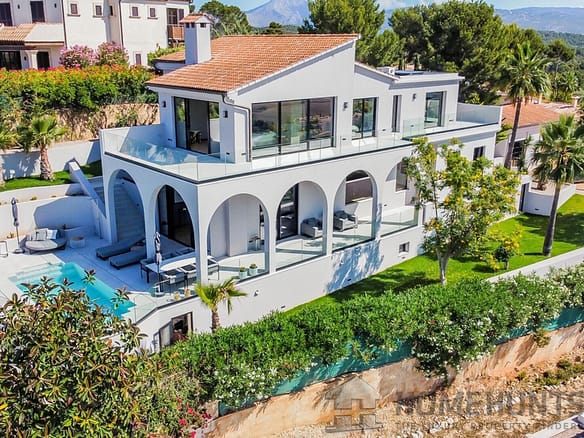 4 Bedroom Villa/House in Santa Ponsa 8