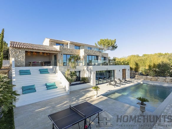 7 Bedroom Villa/House in Murs 32