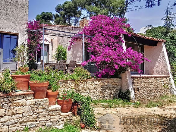 5 Bedroom Villa/House in La Cadiere D Azur 30