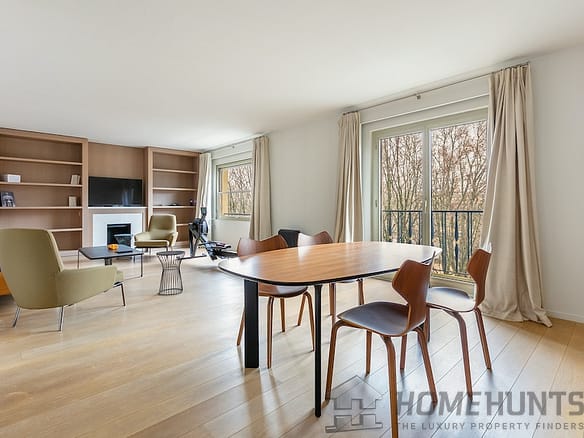 2 Bedroom Apartment in Paris 7th (Invalides, Eiffel Tower, Orsay) 2