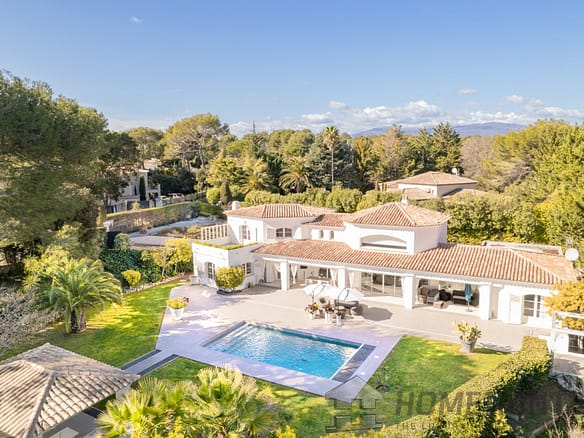 4 Bedroom Villa/House in Mougins 8