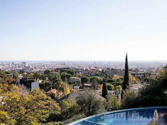 6 Bedroom Villa/House in Esplugues De Llobregat 4