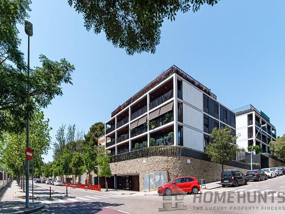 4 Bedroom Apartment in Barcelona 9